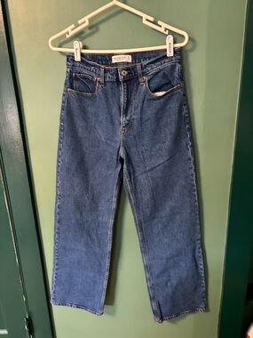 Abercrombie & Fitch Mid-Blue Cropped Straight Jeans